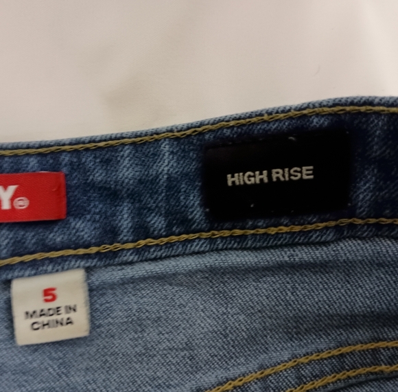 2 FOR $30 Unionbay Women's Dark Blue Distressed Denim Booty Shorts (#1,390) - Picture 3 of 9